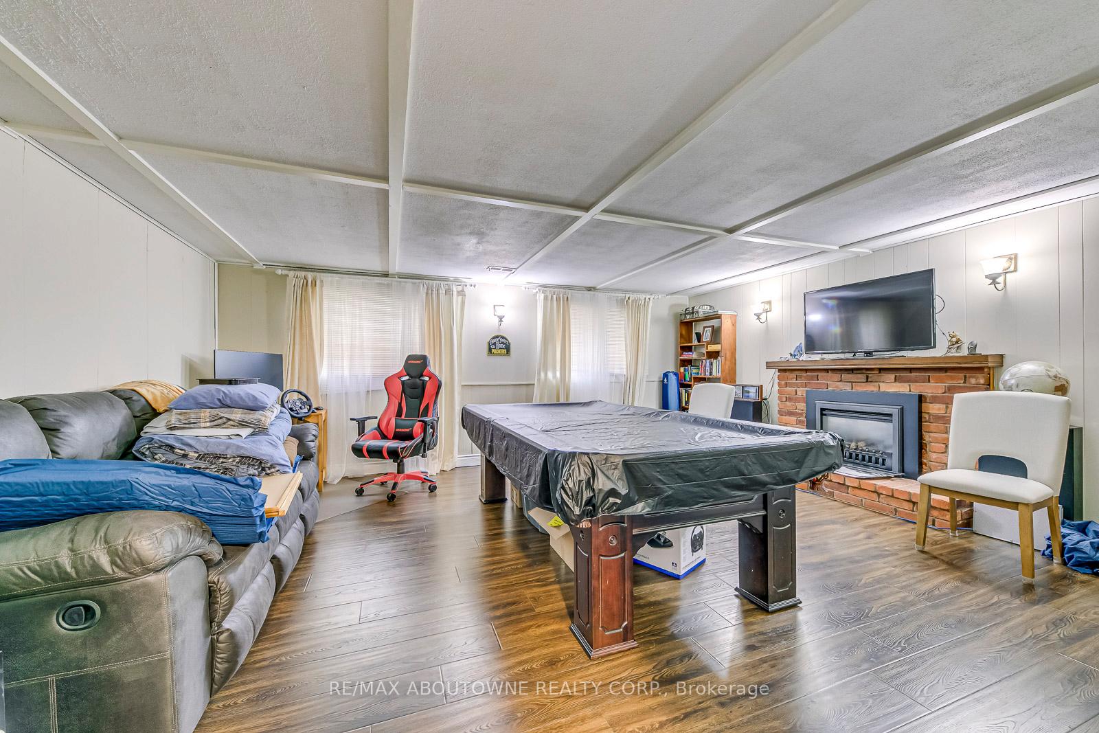 Photo 17 of 4312 Longmoor Drive, Burlington, Shoreacres — HOMEH