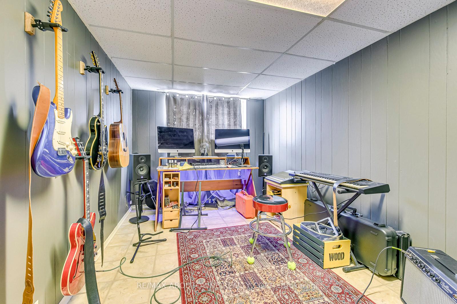 Photo 18 of 4312 Longmoor Drive, Burlington, Shoreacres — HOMEH