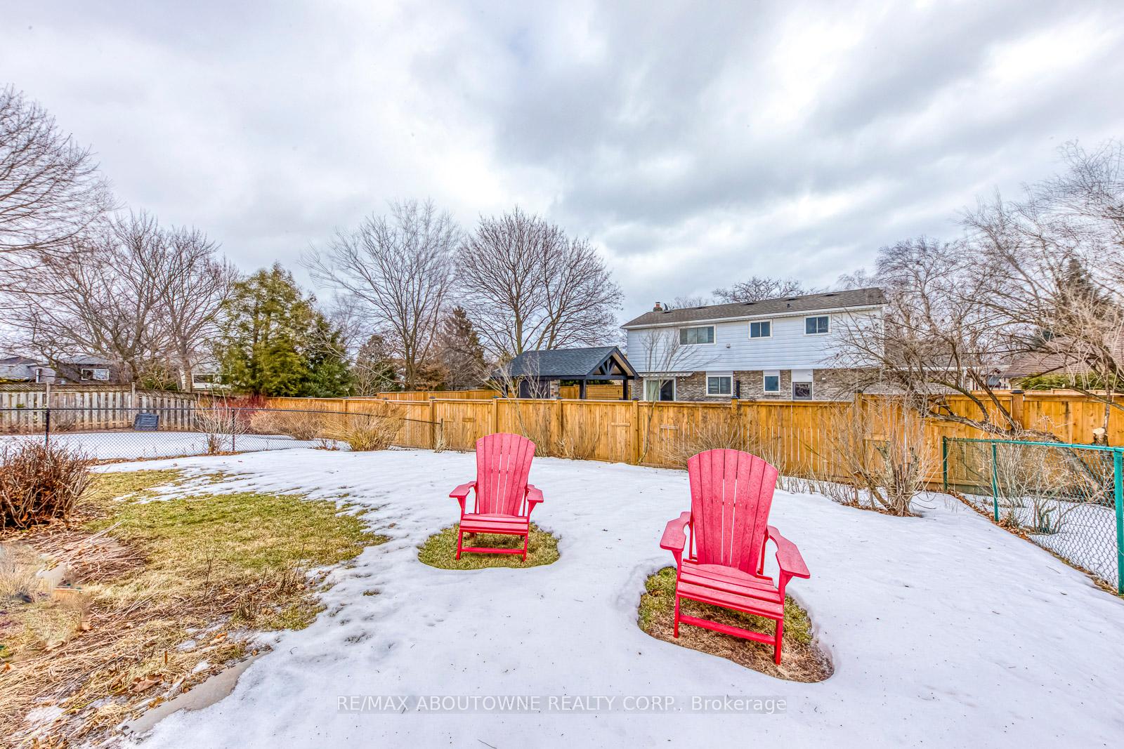 Photo 21 of 4312 Longmoor Drive, Burlington, Shoreacres — HOMEH