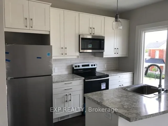Photo 11 of 14 William Street W, Smiths Falls — HOMEH