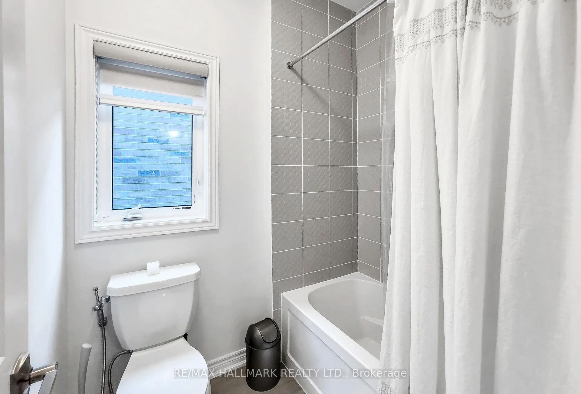 Photo 32 of 84 Pine Hill Crescent, Aurora, Aurora Estates — HOMEH