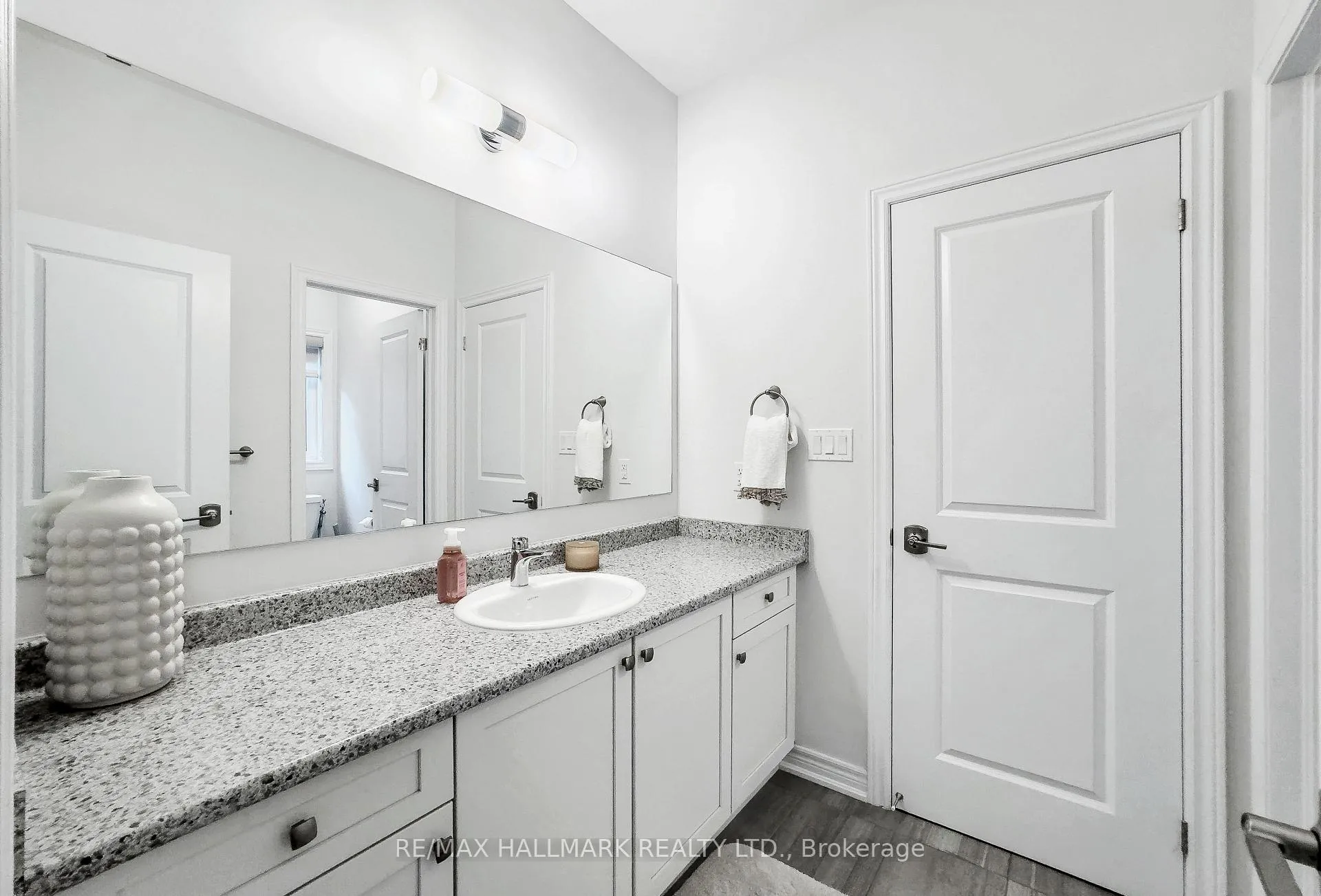Photo 33 of 84 Pine Hill Crescent, Aurora, Aurora Estates — HOMEH