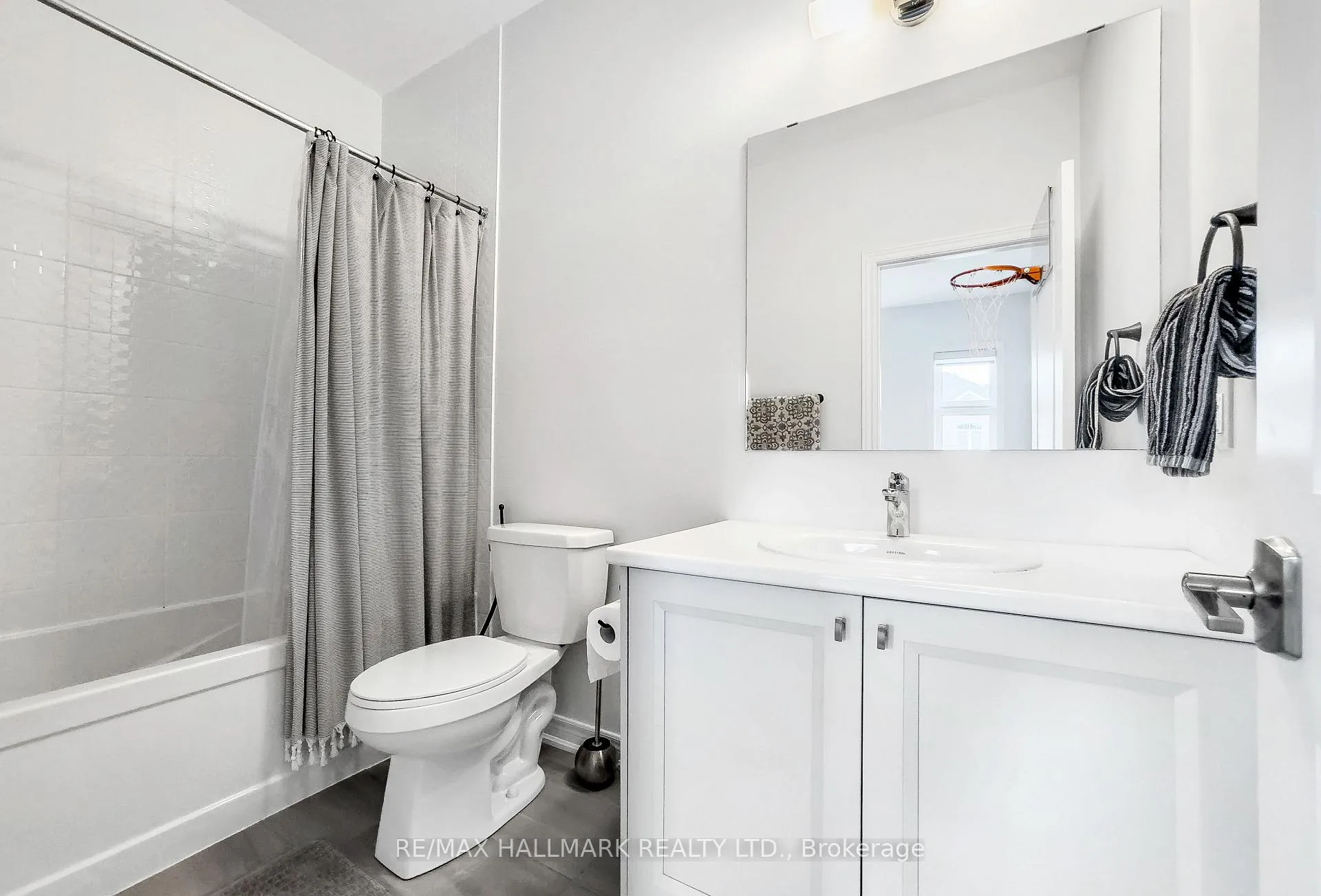 Photo 36 of 84 Pine Hill Crescent, Aurora, Aurora Estates — HOMEH