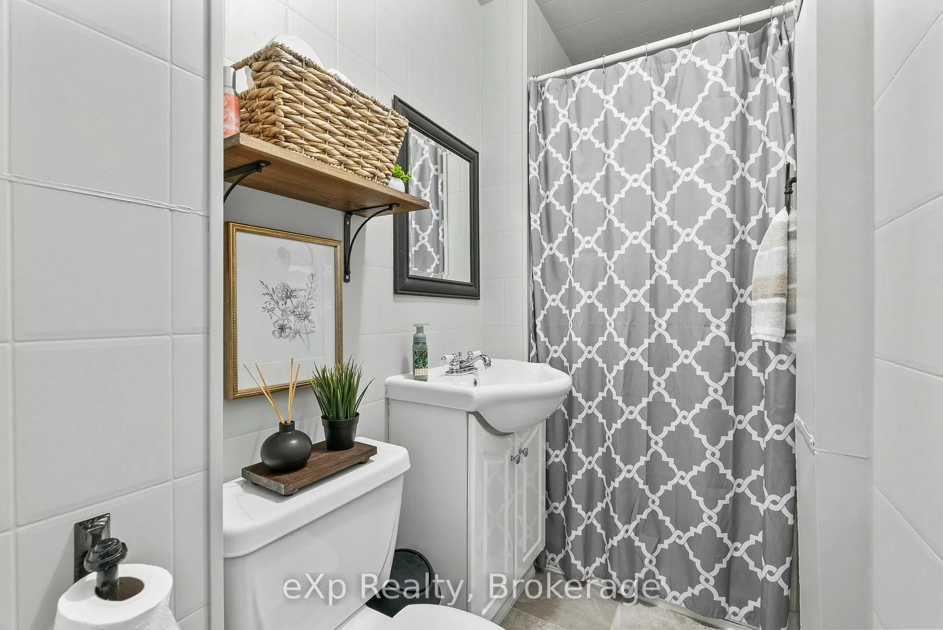 Photo 23 of 140 King Street E, Wellington North, Mount Forest — HOMEH