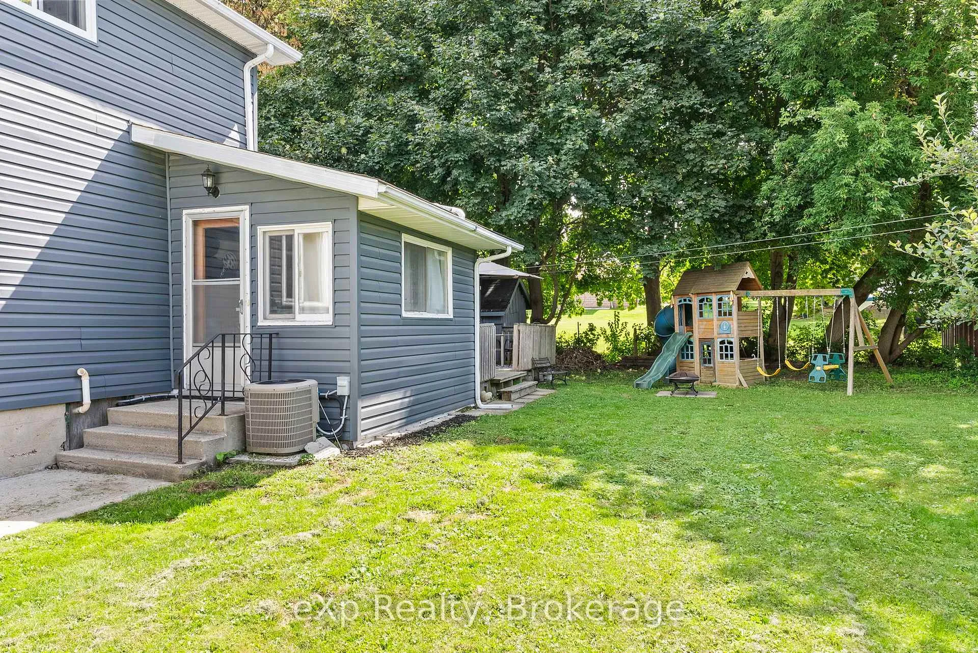 Photo 35 of 140 King Street E, Wellington North, Mount Forest — HOMEH