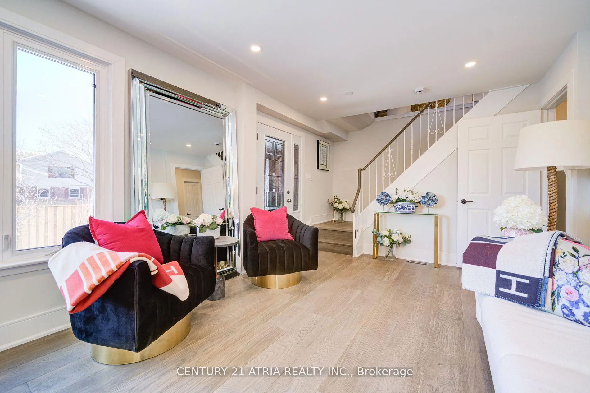 Photo 8 of 1 Hamilton Hall Drive, Markham, Markham Village — HOMEH