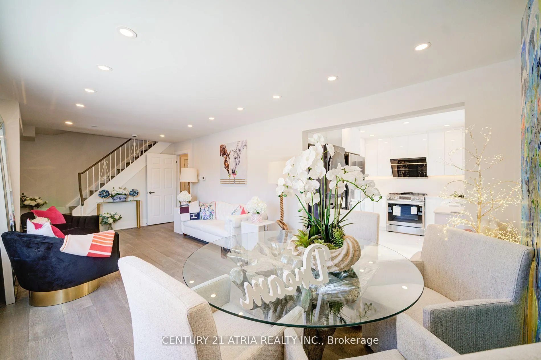 Photo 10 of 1 Hamilton Hall Drive, Markham, Markham Village — HOMEH