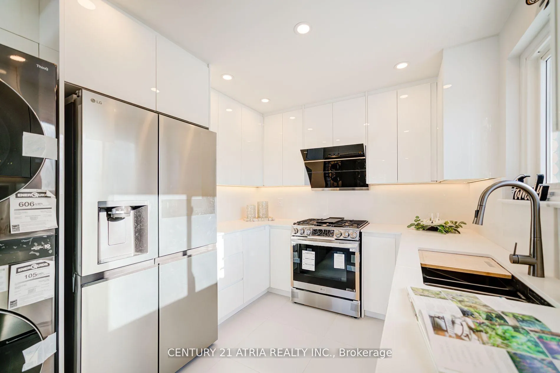 Photo 11 of 1 Hamilton Hall Drive, Markham, Markham Village — HOMEH
