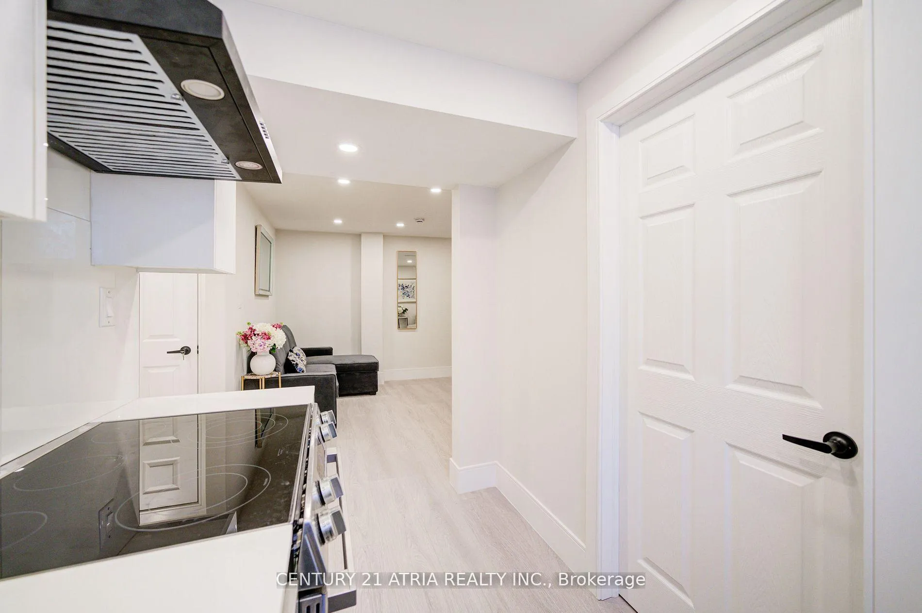 Photo 32 of 1 Hamilton Hall Drive, Markham, Markham Village — HOMEH