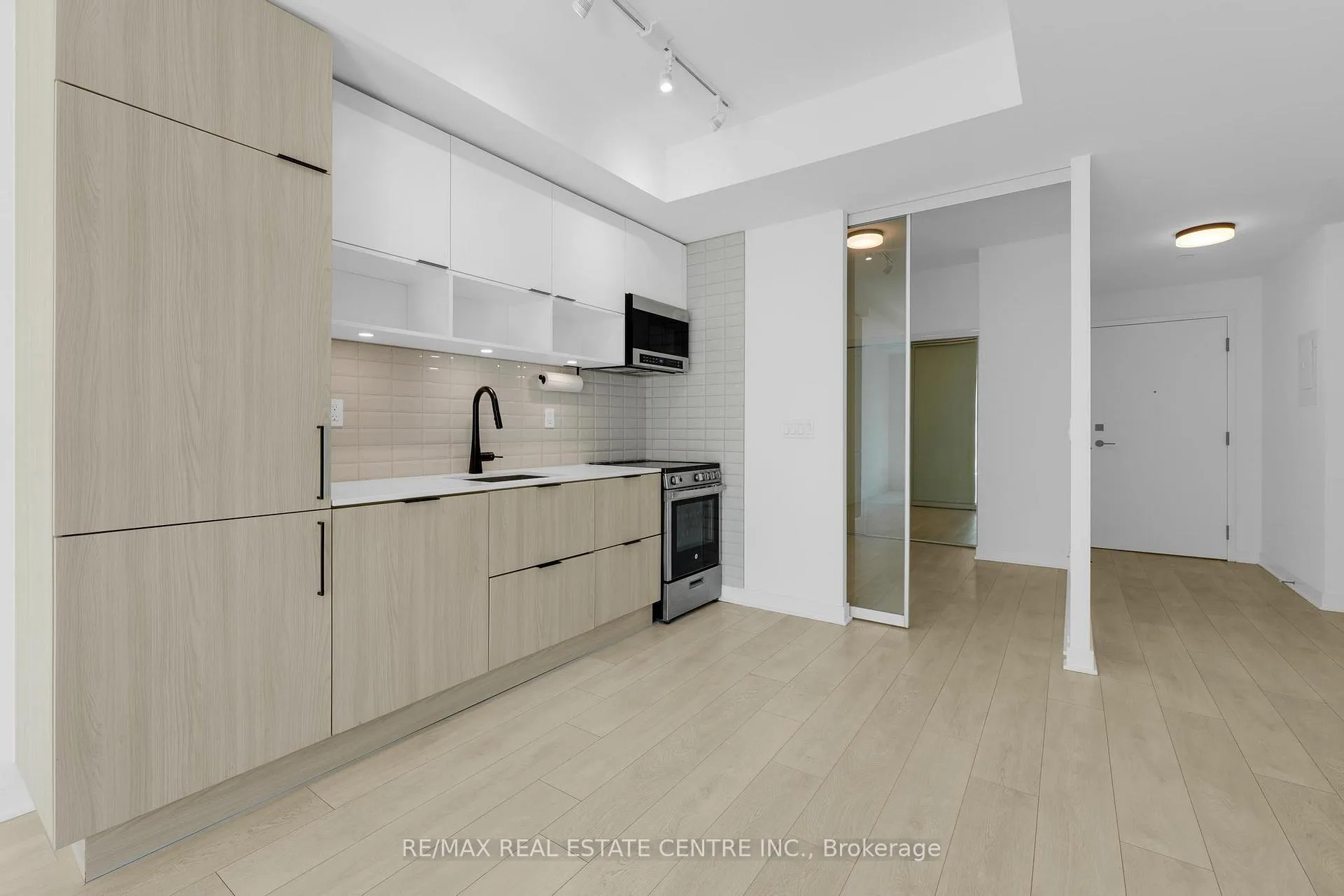 Photo 4 of Unit N365, 35 Rolling Mills Road, Toronto, Waterfront Communities — HOMEH