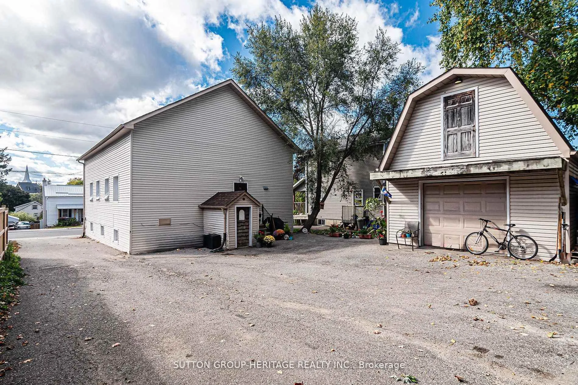 Photo 7 of 61 Main Street S, Uxbridge — HOMEH