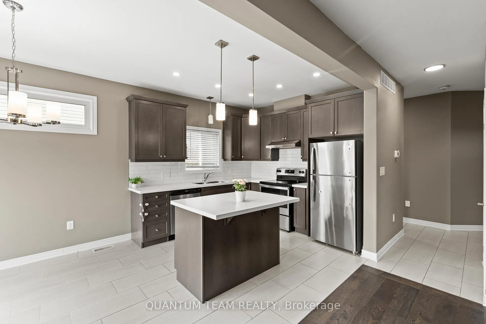 Photo 3 of 86 Homestead Way, Thorold, Rolling Meadows — HOMEH