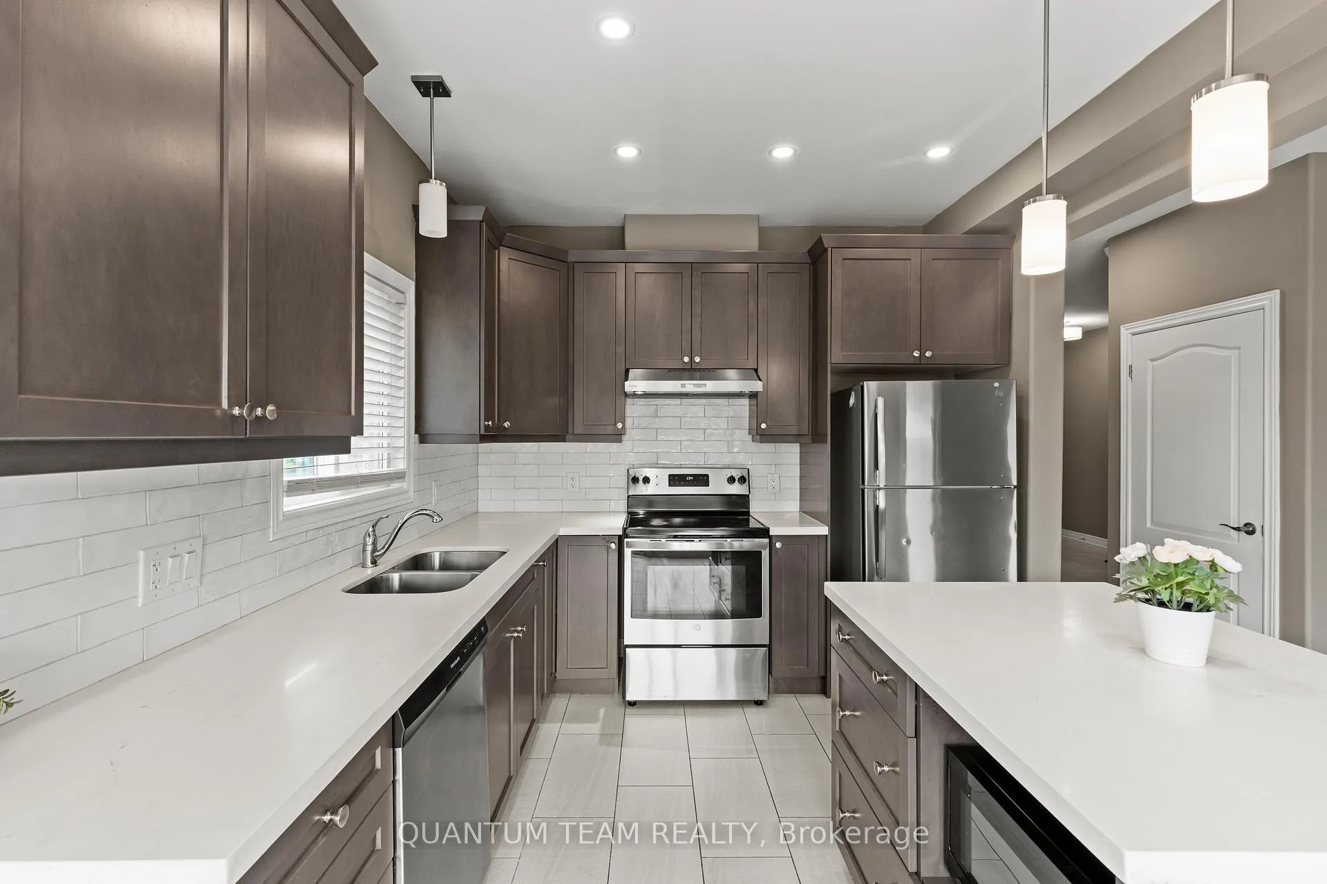 Photo 4 of 86 Homestead Way, Thorold, Rolling Meadows — HOMEH