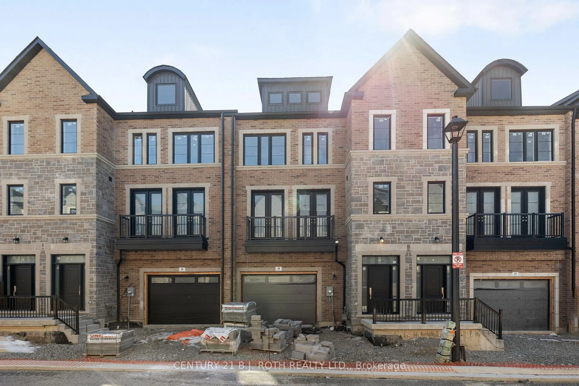 Front of Unit 18, 260 Eagle Street