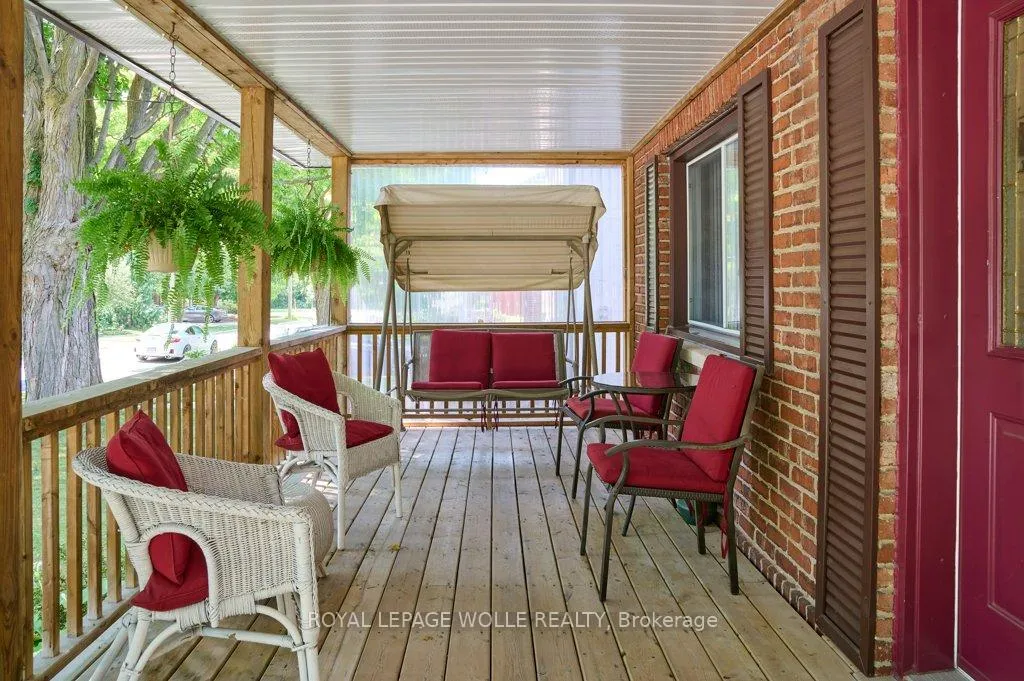 Photo 3 of 120 Wood Street, Kitchener — HOMEH