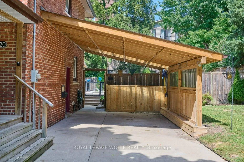 Photo 4 of 120 Wood Street, Kitchener — HOMEH