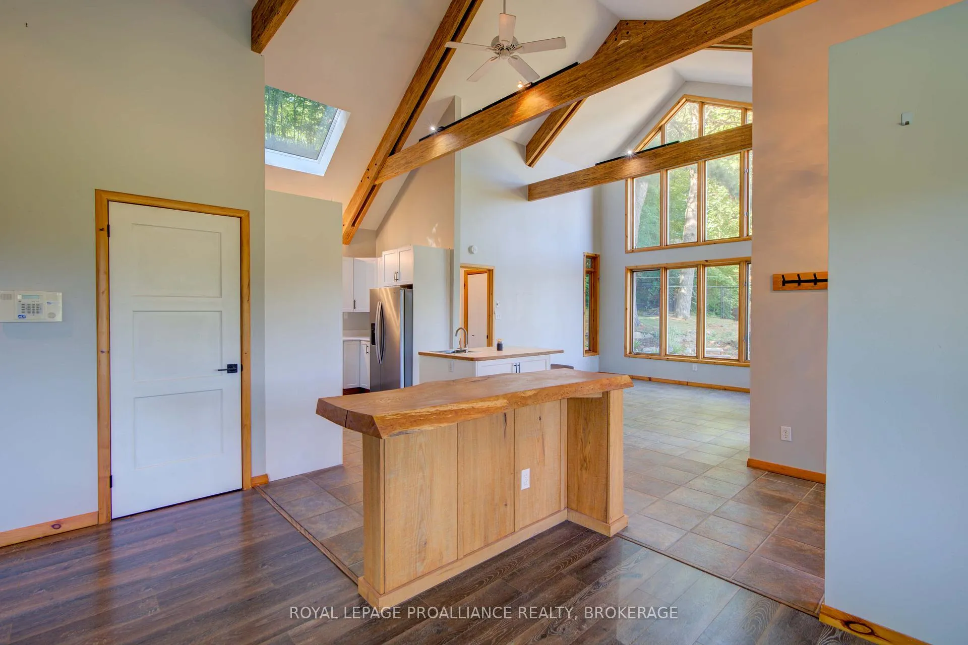 Photo 12 of 1512 Chaffey's Lock Road, Rideau Lakes, Rideau Lakes (South Crosby) Twp — HOMEH