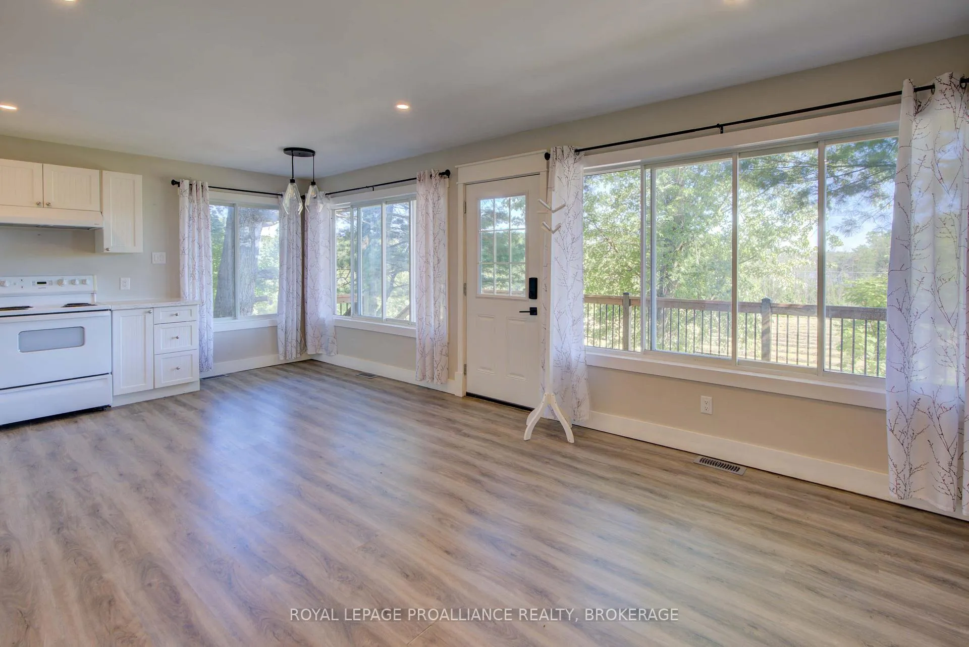 Photo 38 of 1512 Chaffey's Lock Road, Rideau Lakes, Rideau Lakes (South Crosby) Twp — HOMEH