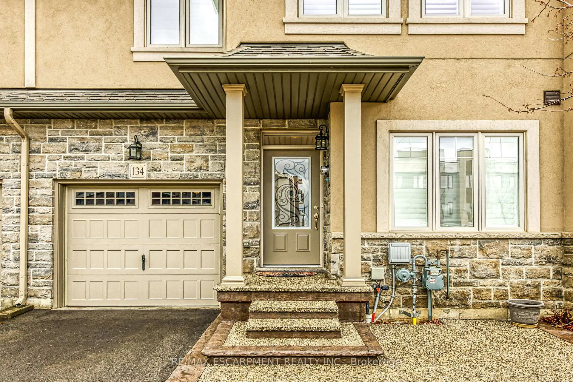 Photo 4 of 134 Shoreview Place, Hamilton, Stoney Creek — HOMEH