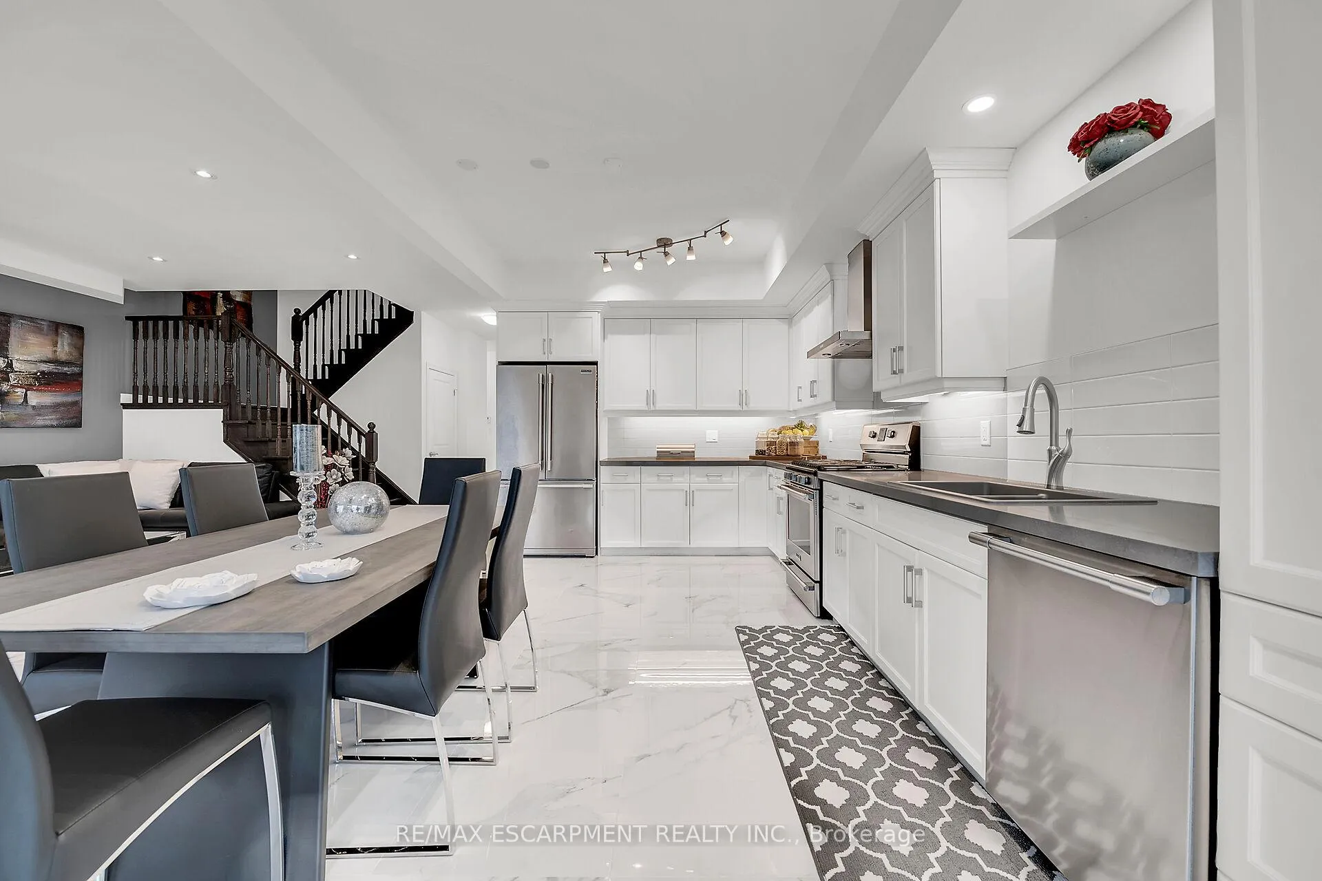 Photo 9 of 134 Shoreview Place, Hamilton, Stoney Creek — HOMEH