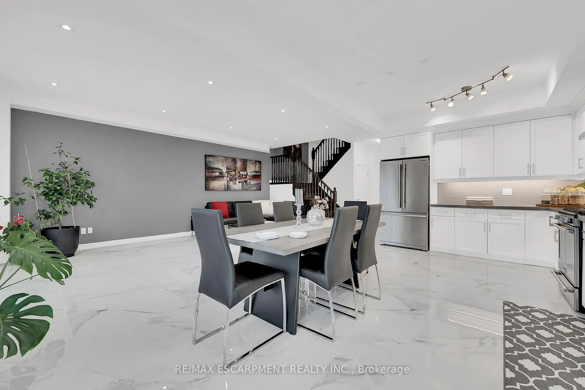 Photo 10 of 134 Shoreview Place, Hamilton, Stoney Creek — HOMEH