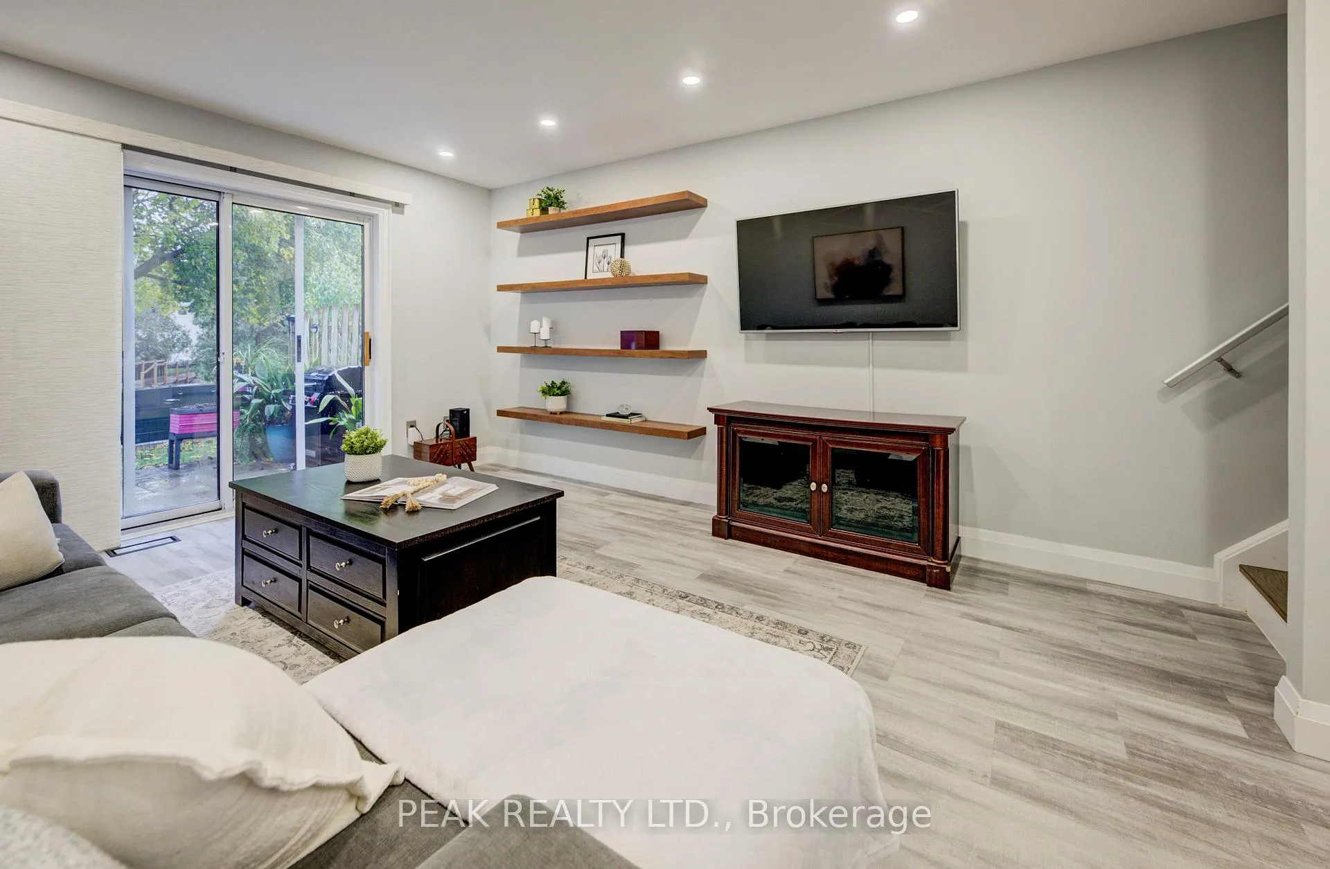 Photo 16 of Unit E, 513 Weber Street, Waterloo — HOMEH