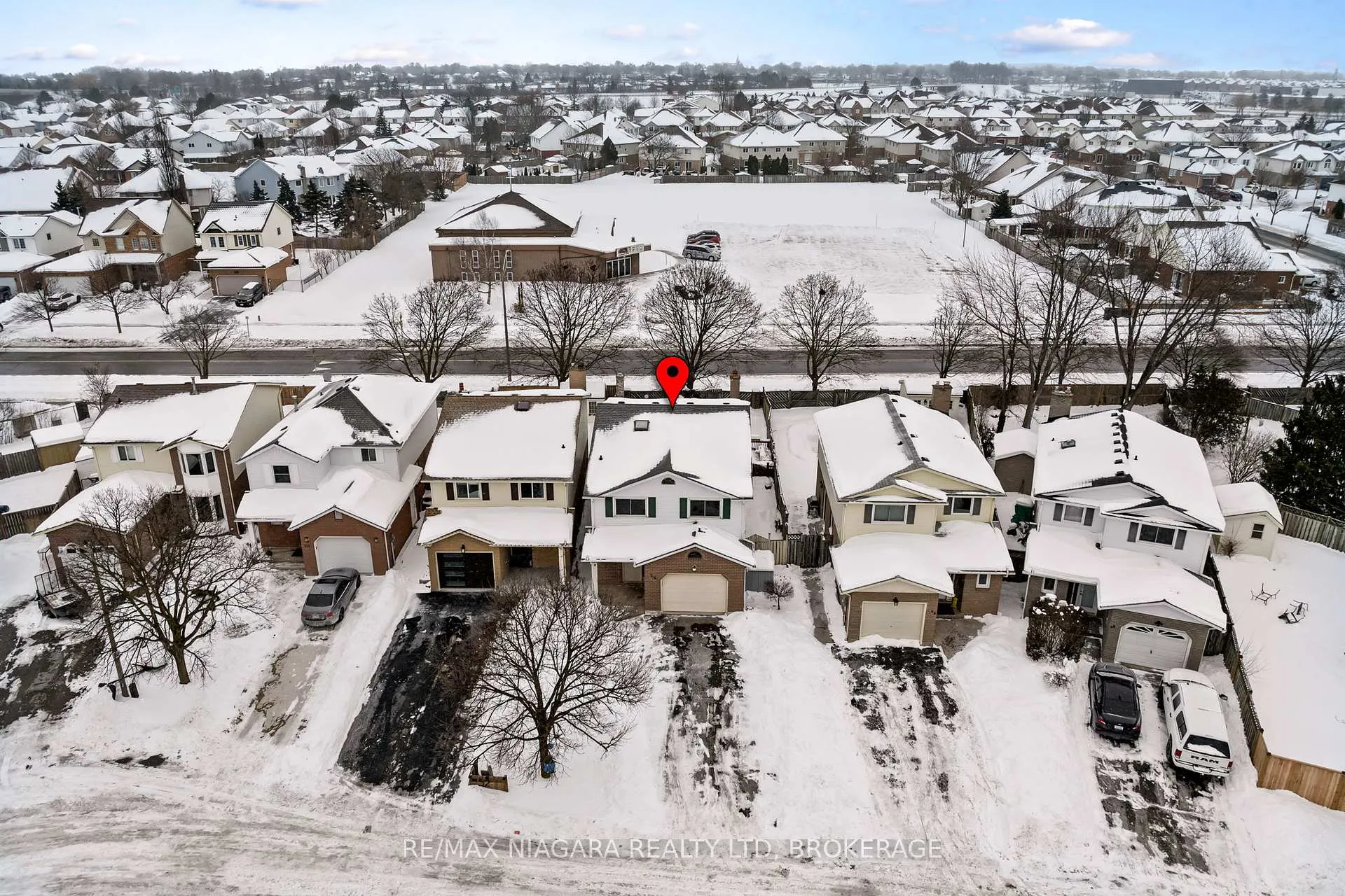 Photo 2 of 54 Culligan Crescent, Thorold, Confederation Heights — HOMEH
