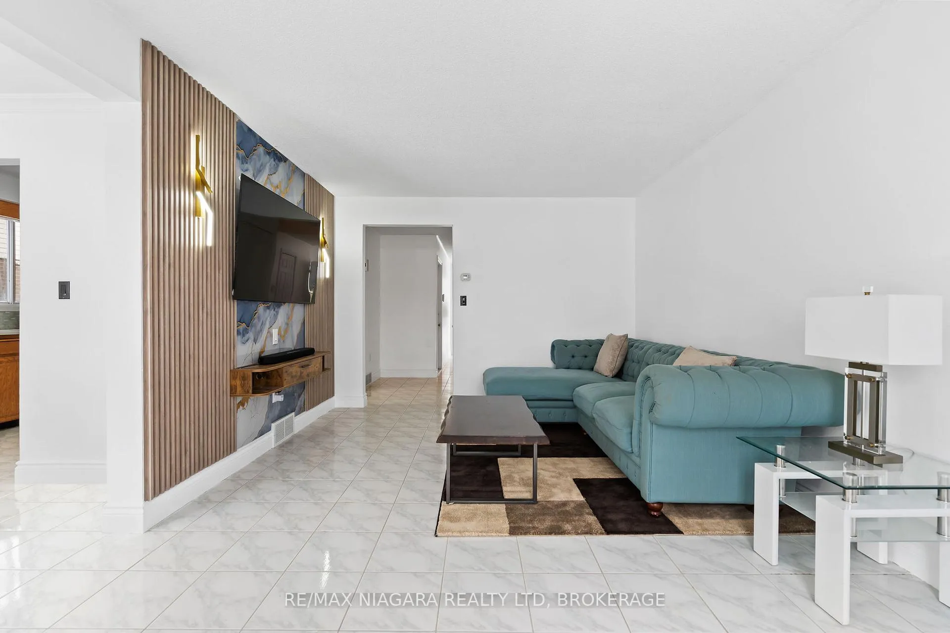 Photo 5 of 54 Culligan Crescent, Thorold, Confederation Heights — HOMEH