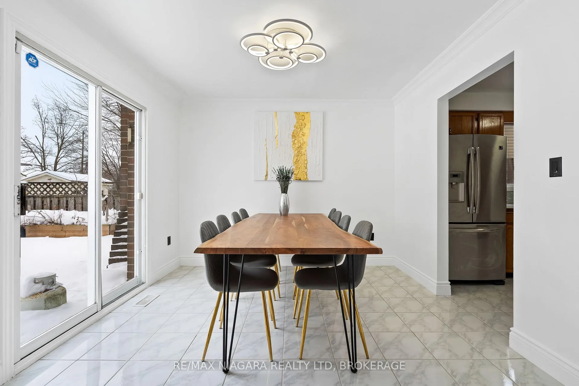 Photo 9 of 54 Culligan Crescent, Thorold, Confederation Heights — HOMEH