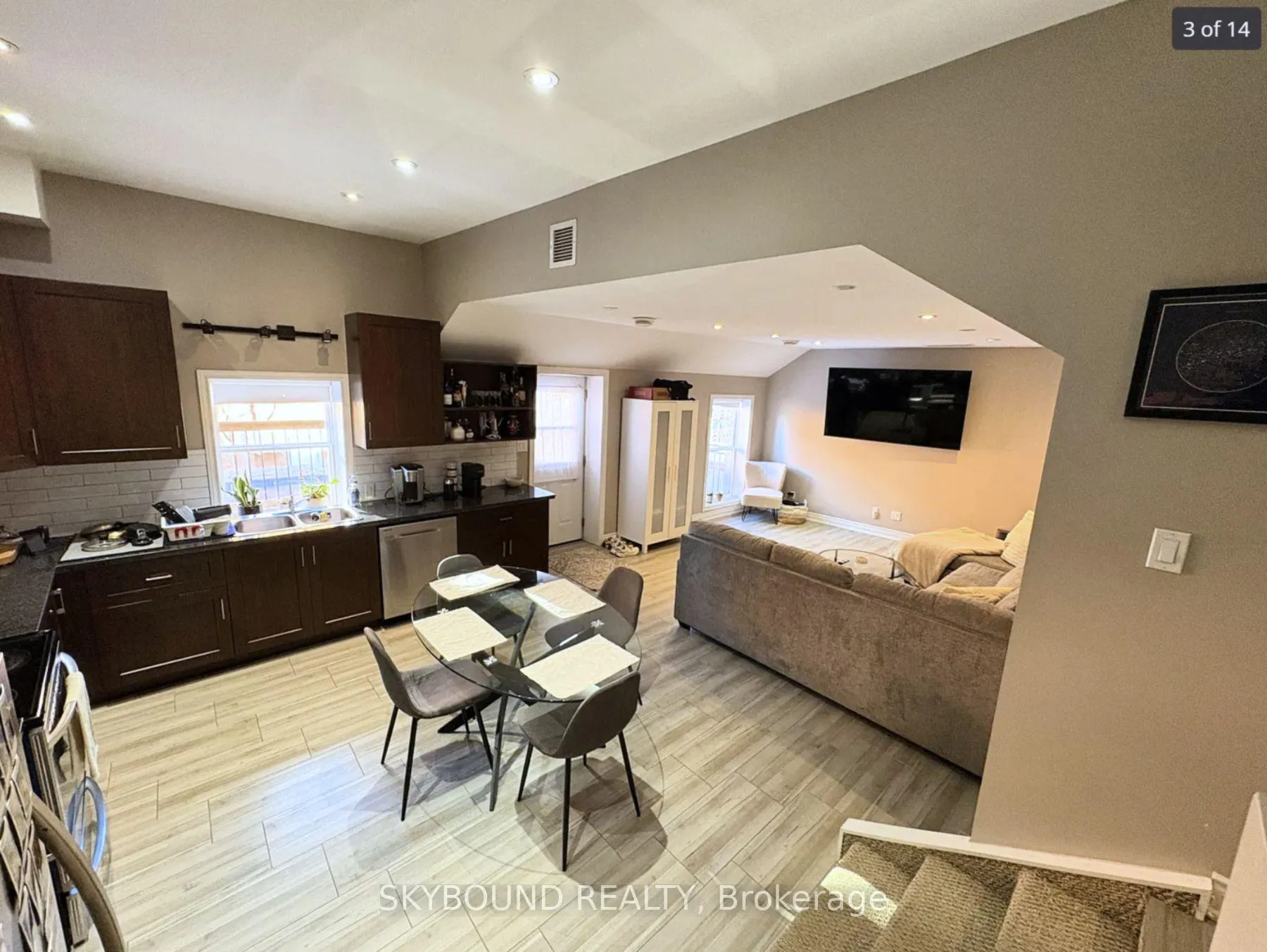 Photo 12 of 470 King Street W, Hamilton, Strathcona — HOMEH