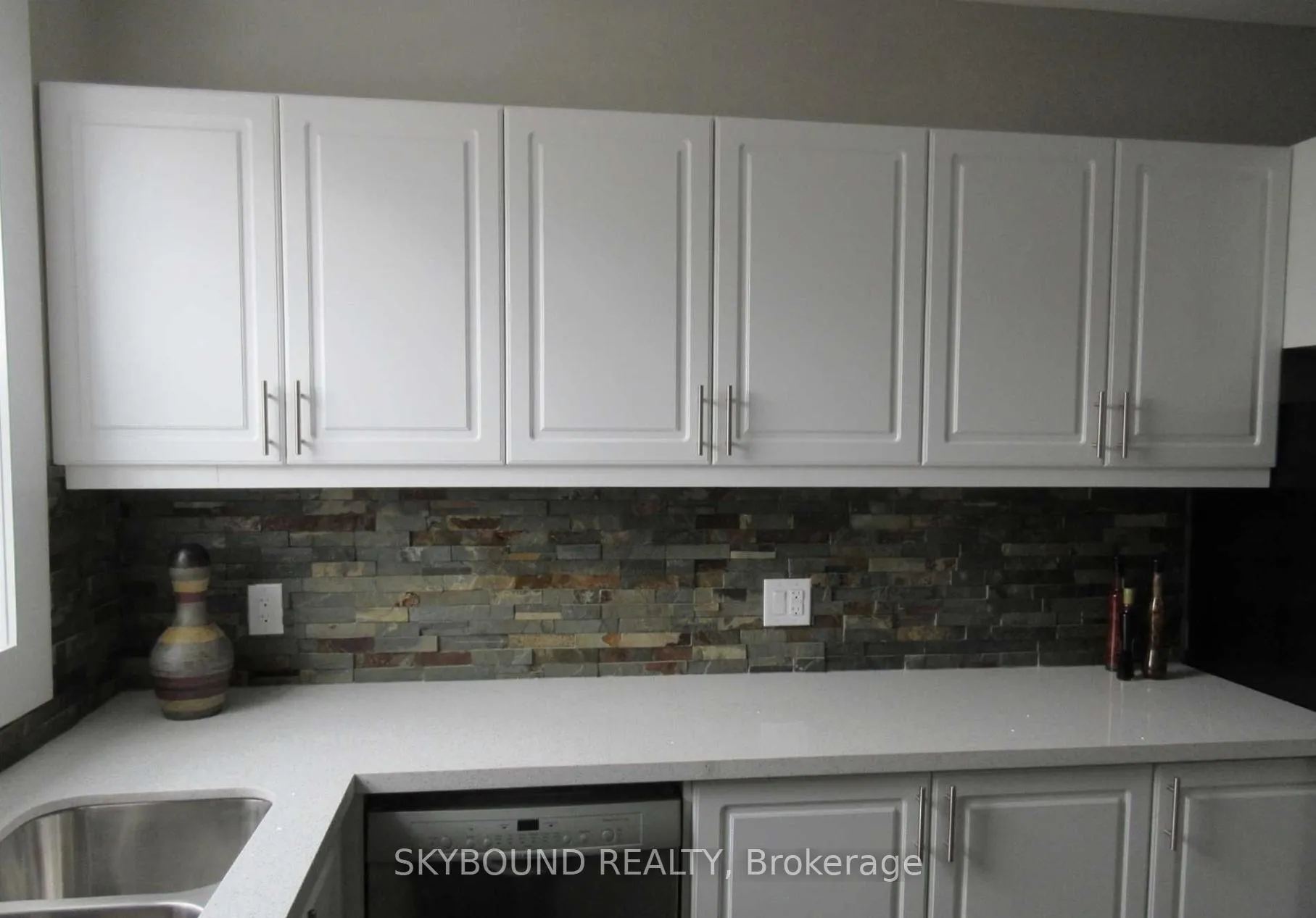 Photo 9 of 835 King Street E, Hamilton, Gibson — HOMEH