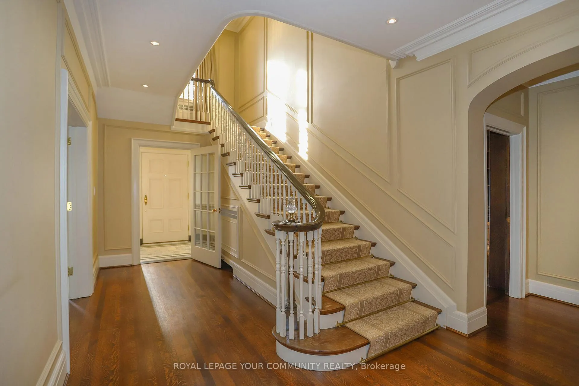 Photo 3 of 7 Rosemary Lane, Toronto, Forest Hill South — HOMEH