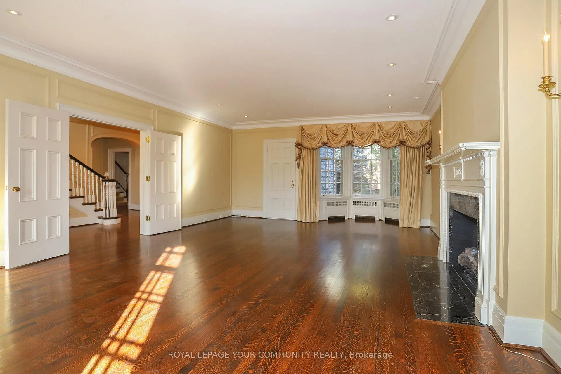 Photo 6 of 7 Rosemary Lane, Toronto, Forest Hill South — HOMEH