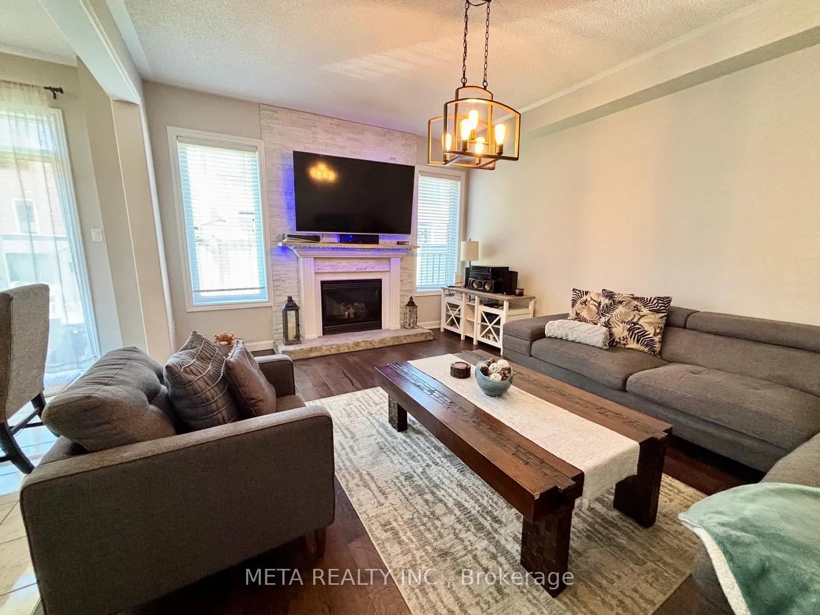Photo 4 of 102 Begonia Crescent, Brampton, Northwest Sandalwood Parkway — HOMEH