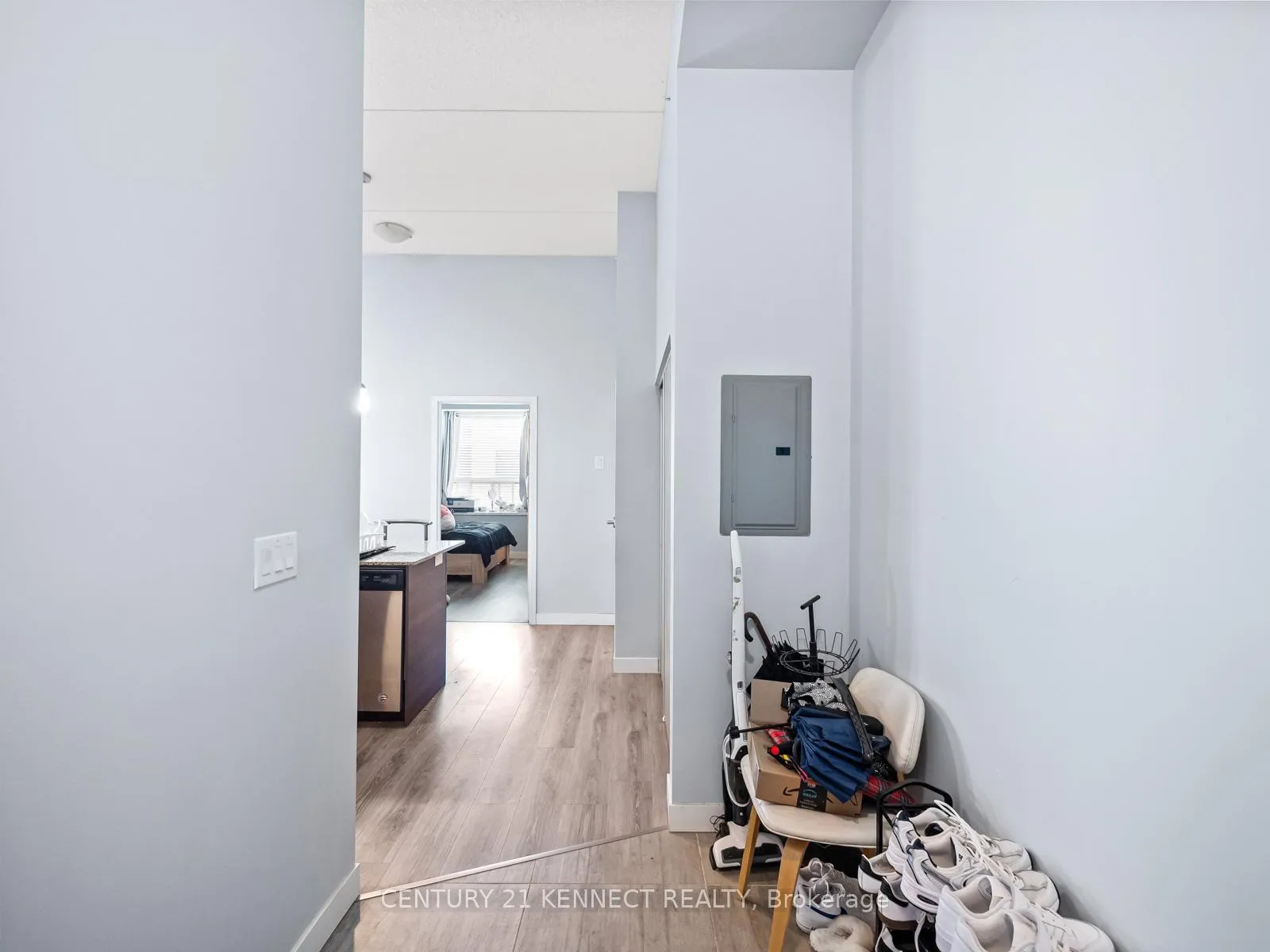 Photo 4 of Unit 402, 318 Spruce Street, Waterloo, Lakeshore Village — HOMEH