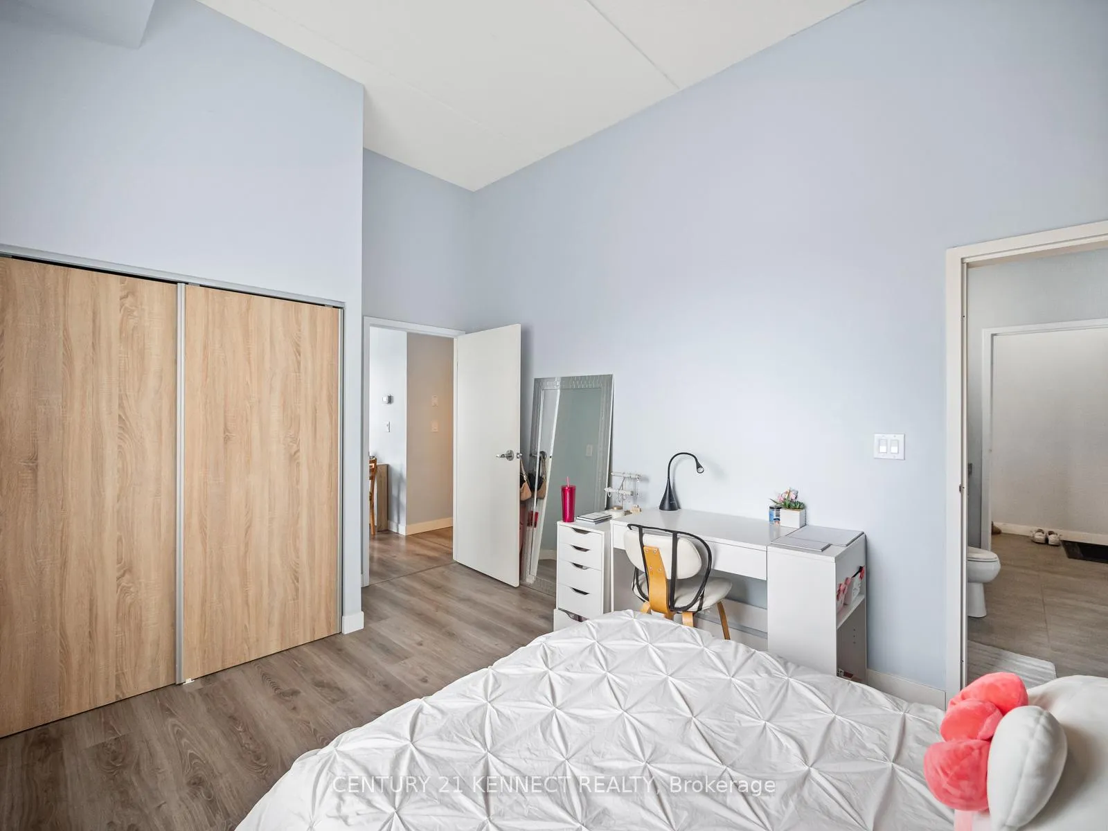 Photo 18 of Unit 402, 318 Spruce Street, Waterloo, Lakeshore Village — HOMEH