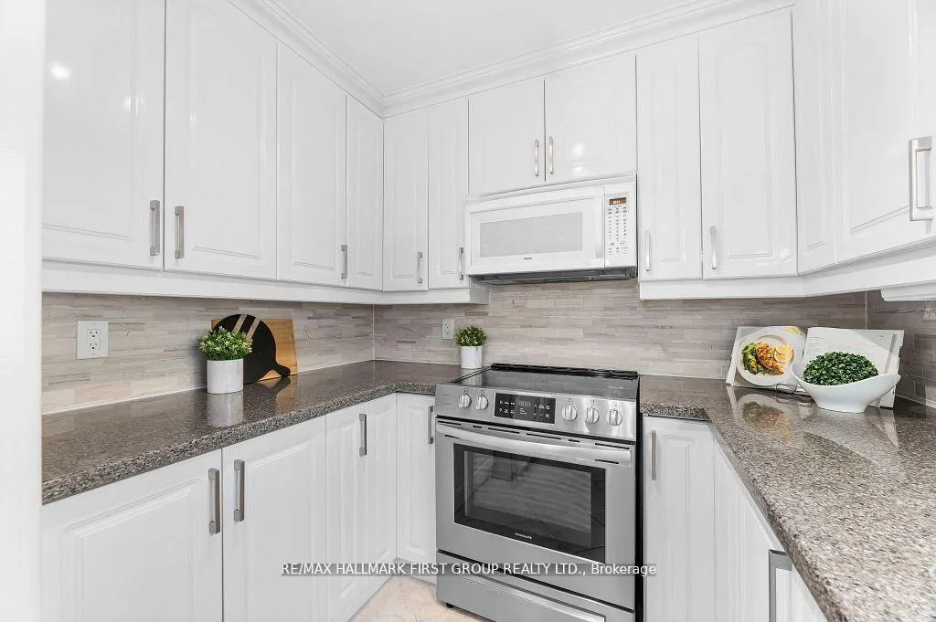 Photo 14 of 122 Thicket Crescent, Pickering, Highbush — HOMEH