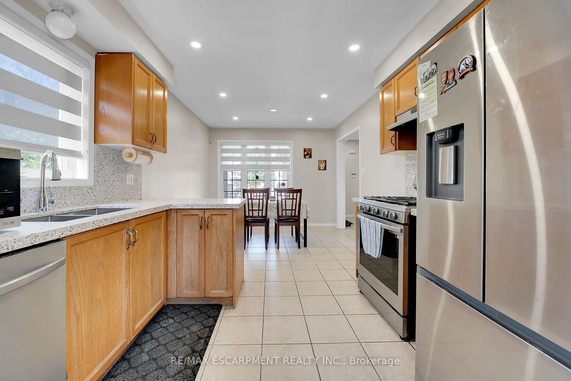 Photo 10 of 4 Spartan Court, Hamilton, Stoney Creek — HOMEH