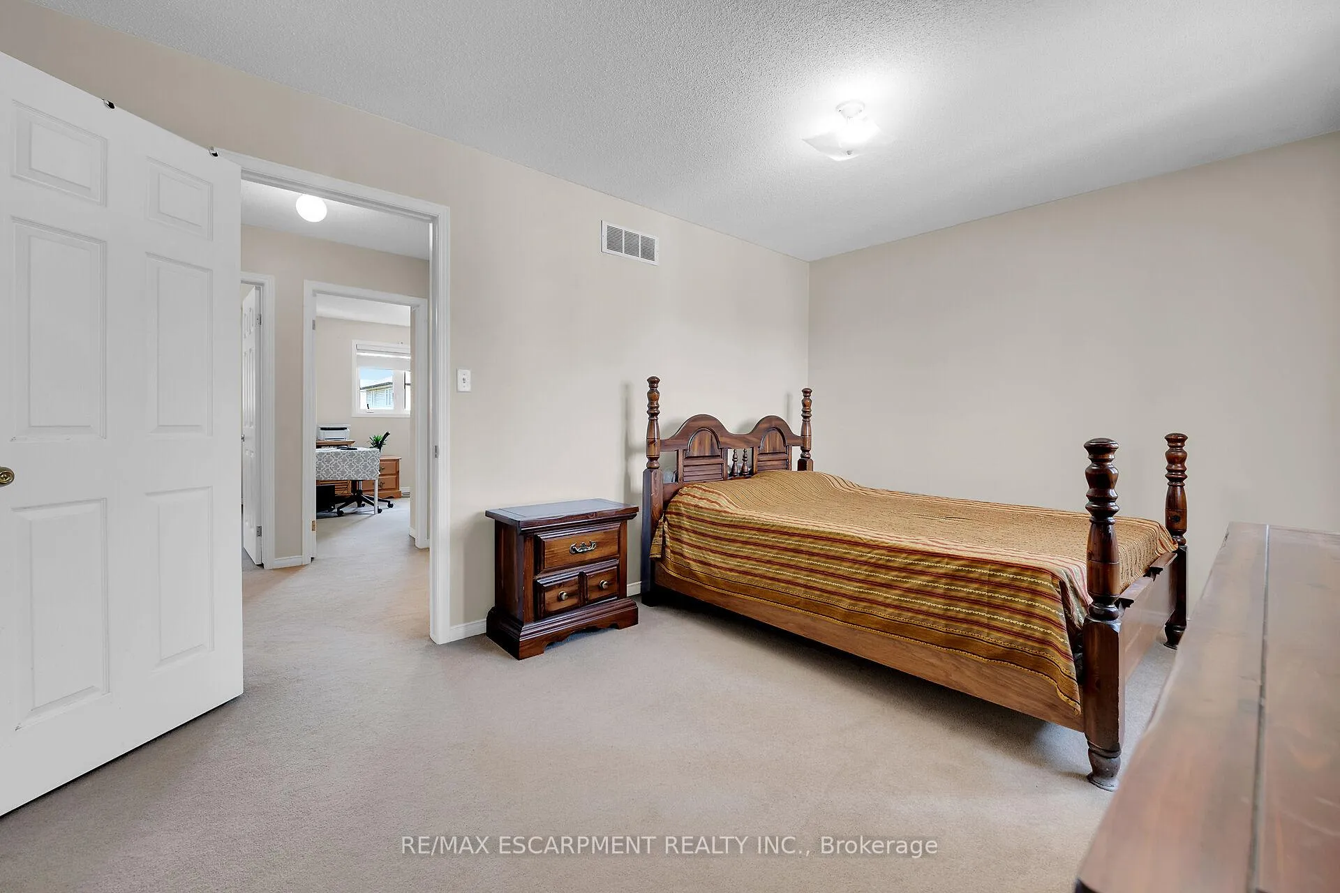 Photo 28 of 4 Spartan Court, Hamilton, Stoney Creek — HOMEH