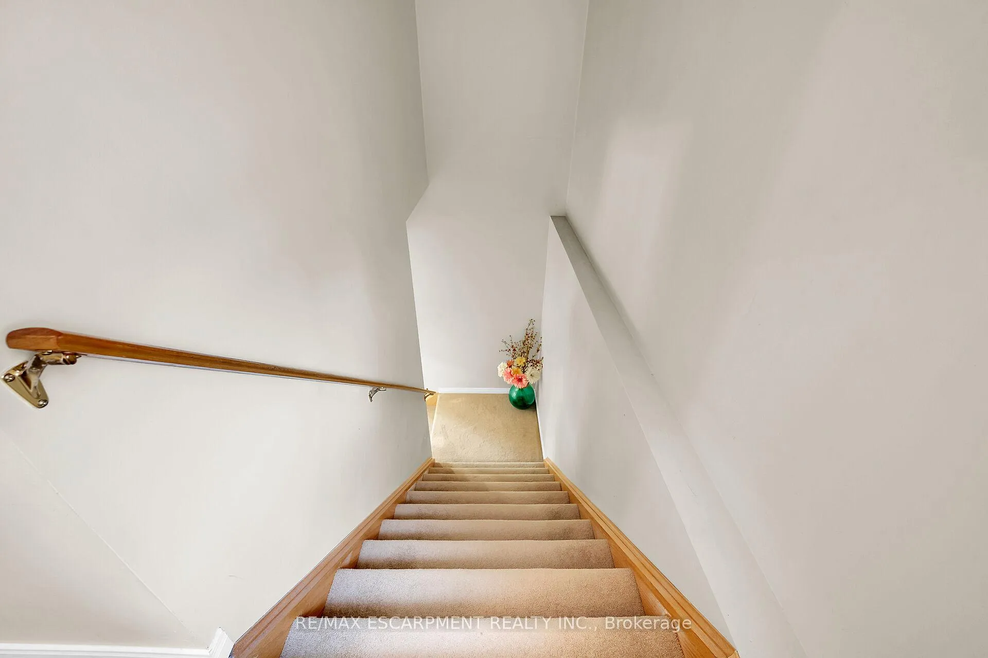 Photo 37 of 4 Spartan Court, Hamilton, Stoney Creek — HOMEH