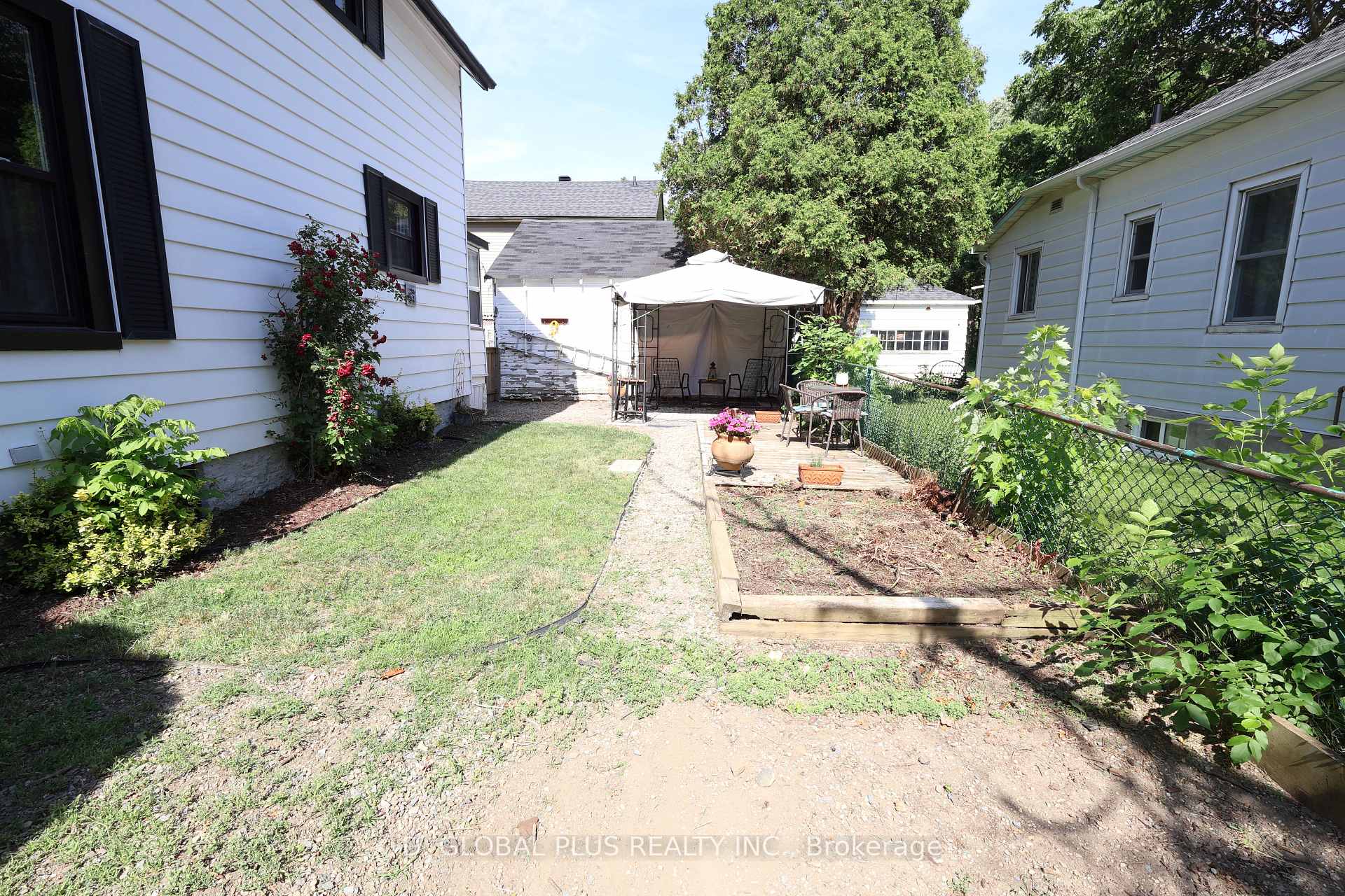 Photo 2 of 545 Adolphus Street, Cornwall — HOMEH