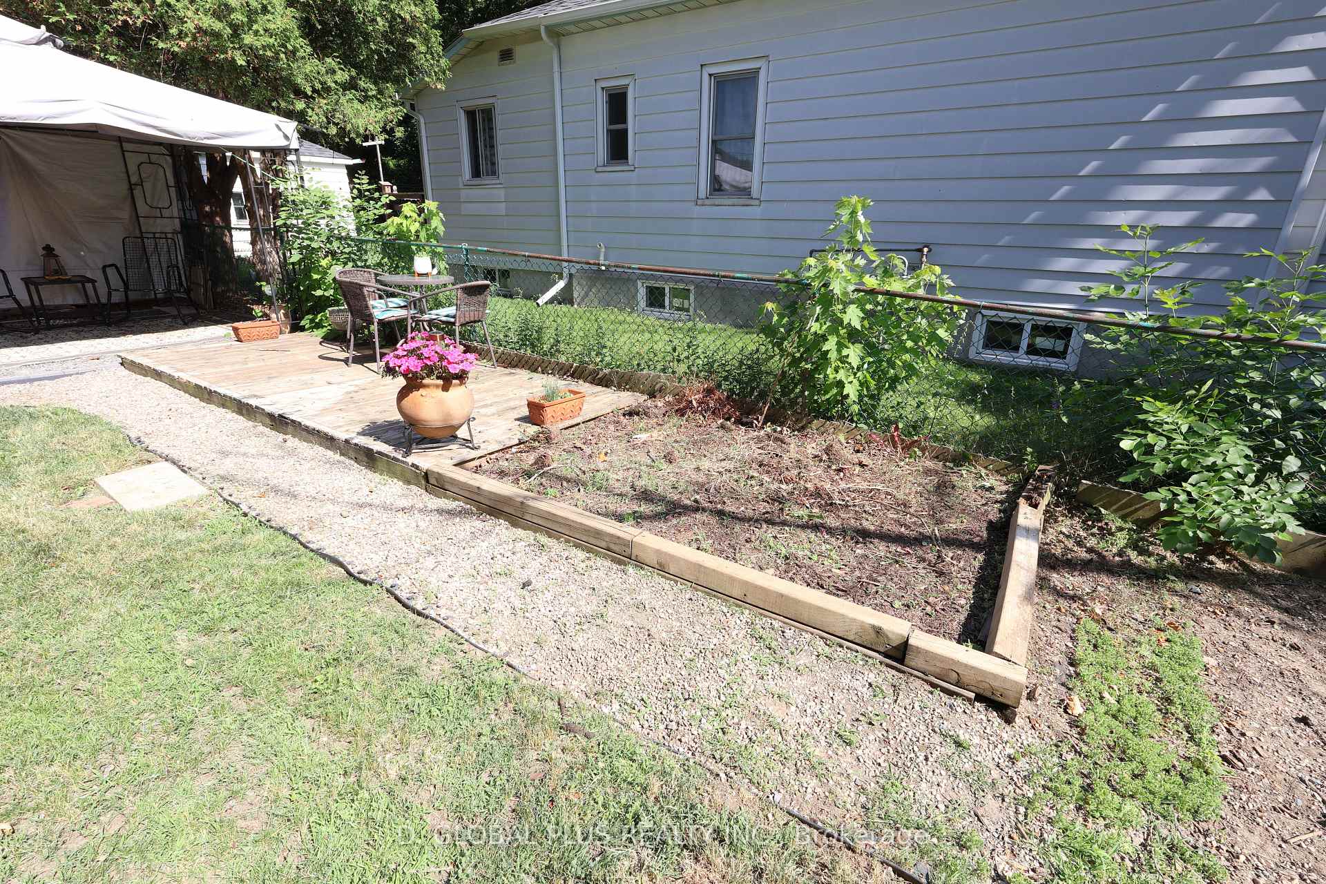 Photo 3 of 545 Adolphus Street, Cornwall — HOMEH