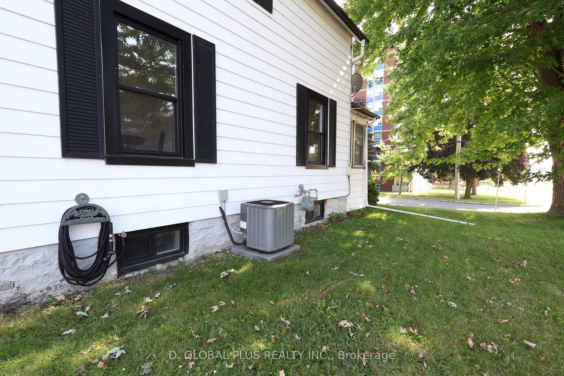 Photo 5 of 545 Adolphus Street, Cornwall — HOMEH