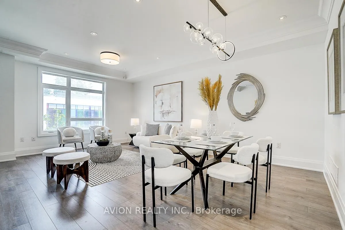 Photo 3 of 15 Gandhi Lane, Markham, Commerce Valley — HOMEH