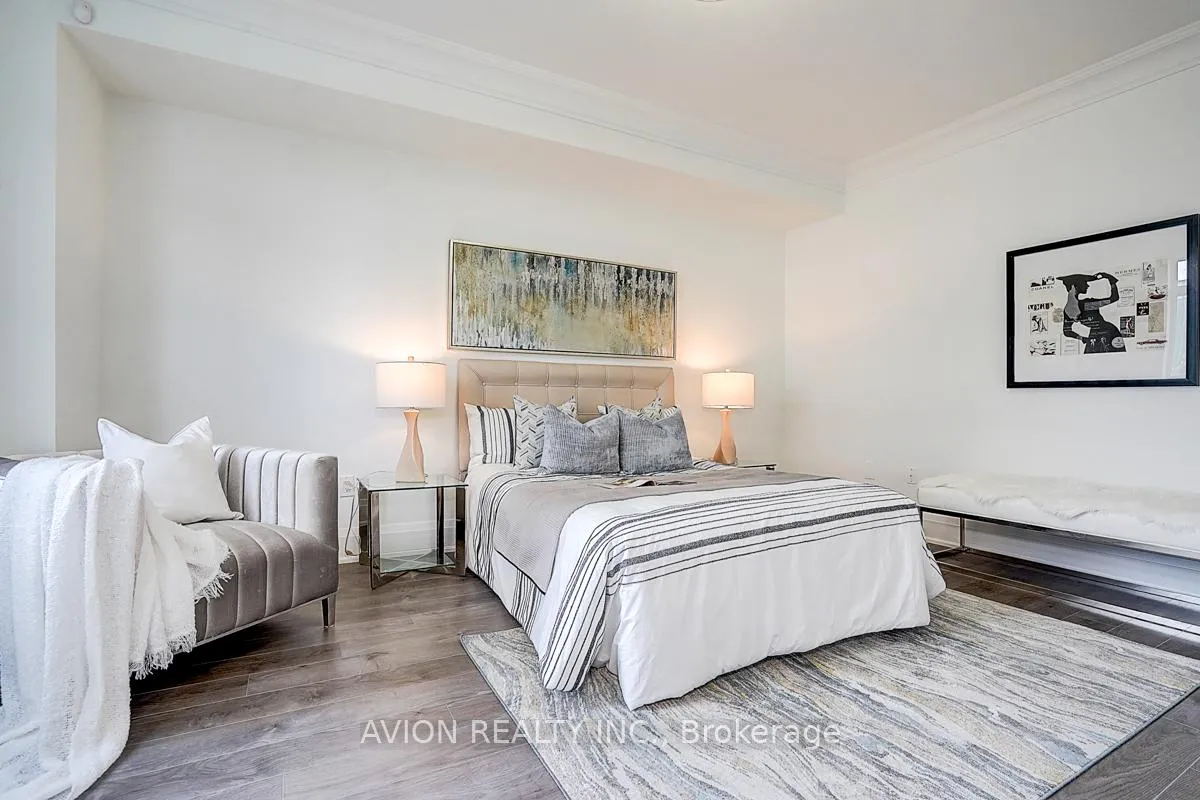 Photo 4 of 15 Gandhi Lane, Markham, Commerce Valley — HOMEH