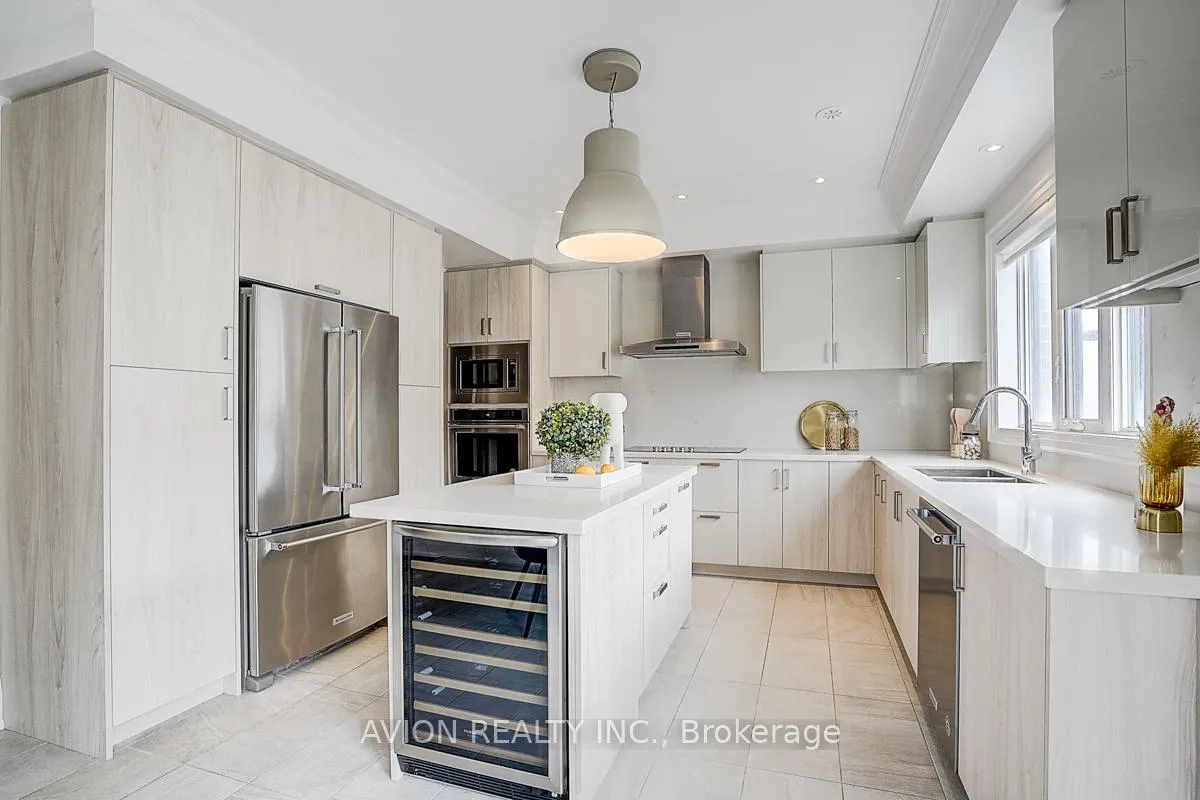 Photo 5 of 15 Gandhi Lane, Markham, Commerce Valley — HOMEH