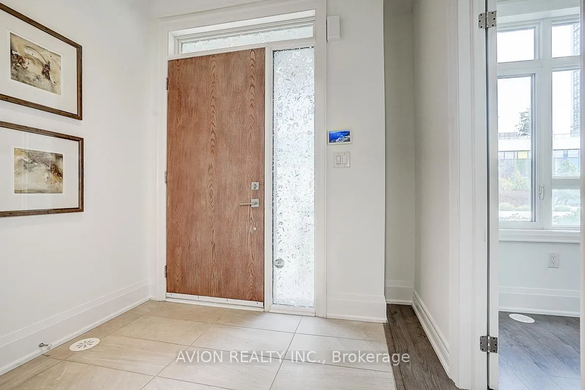 Photo 8 of 15 Gandhi Lane, Markham, Commerce Valley — HOMEH