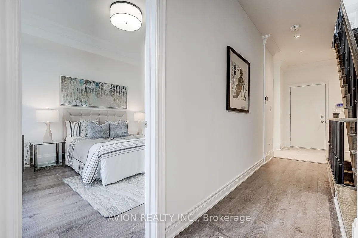 Photo 10 of 15 Gandhi Lane, Markham, Commerce Valley — HOMEH