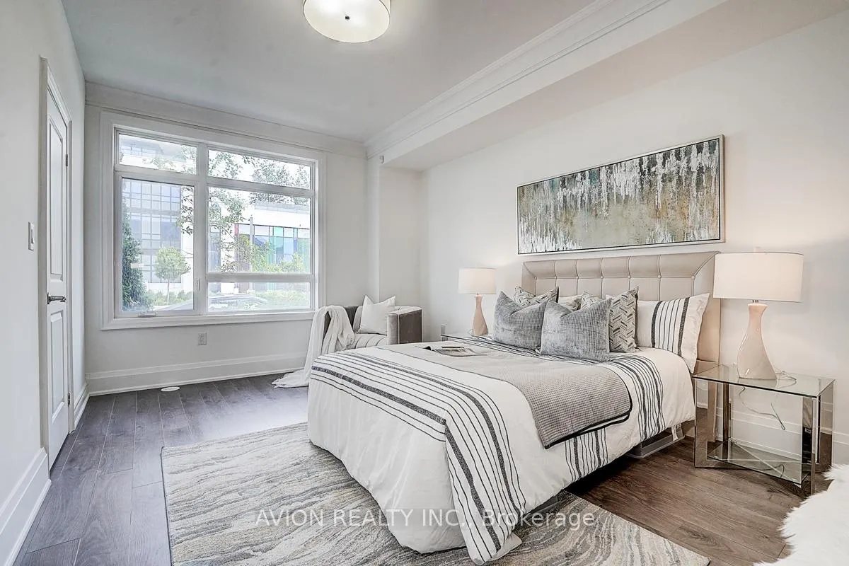 Photo 11 of 15 Gandhi Lane, Markham, Commerce Valley — HOMEH