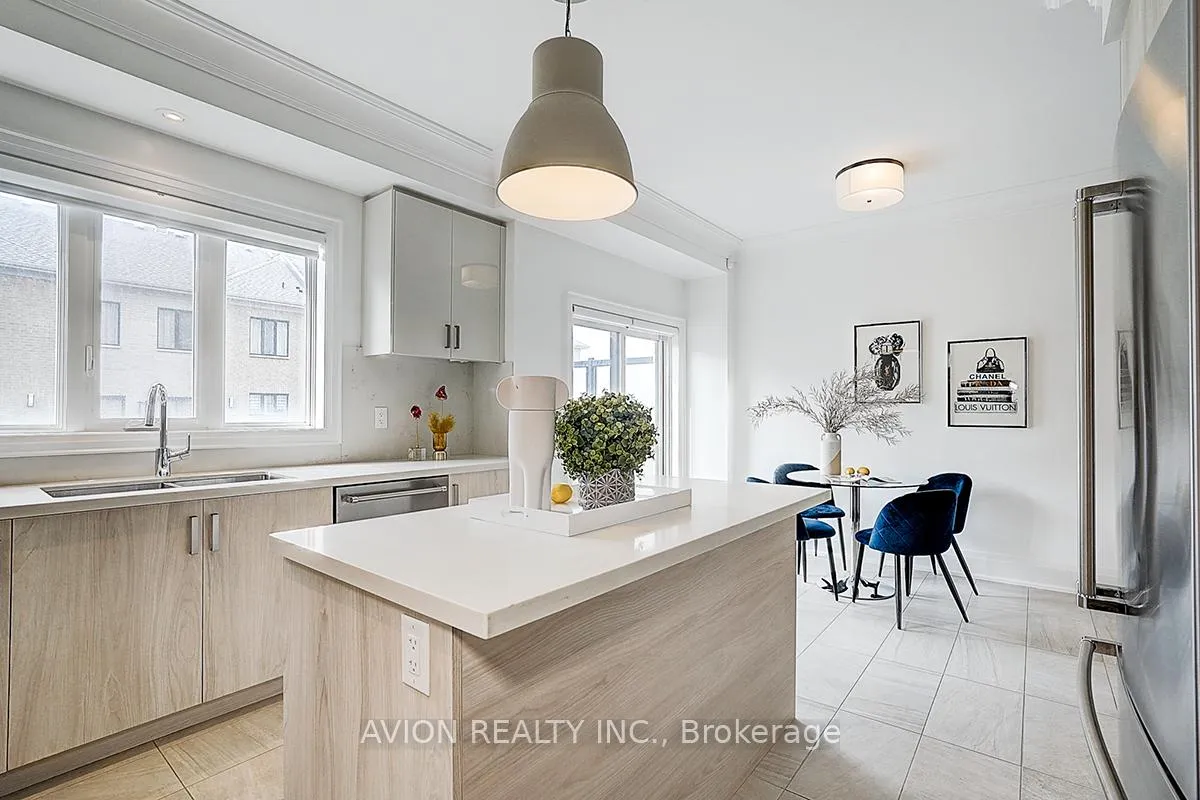 Photo 21 of 15 Gandhi Lane, Markham, Commerce Valley — HOMEH